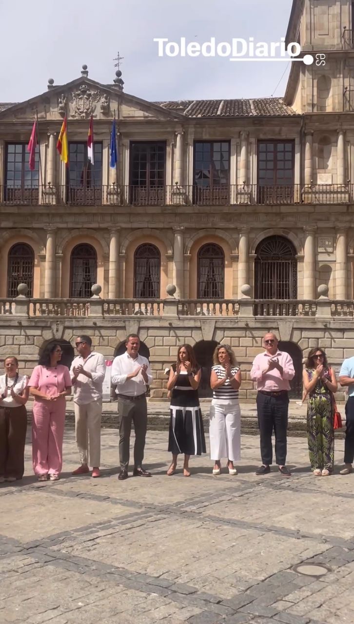 Toledo se une al minuto de silencio convocado en toda España por las víctimas del incendio de Almería