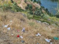 Arba denuncia la acumulación de basura en los rodaderos del Valle y alerta del riesgo de incendios