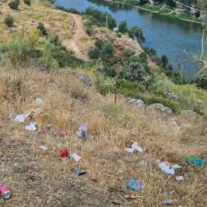 Arba denuncia la acumulación de basura en los rodaderos del Valle y alerta del riesgo de incendios