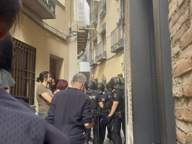 La movilización vecinal de Toledo logra suspender el desahucio de Lucía, enferma de cáncer y con un 80% de discapacidad