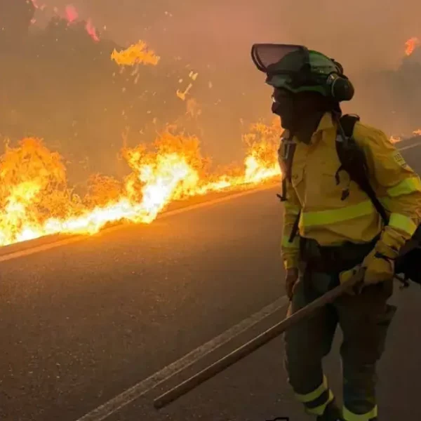 Toledo se une al minuto de silencio convocado en toda España por las víctimas del incendio de Almería
