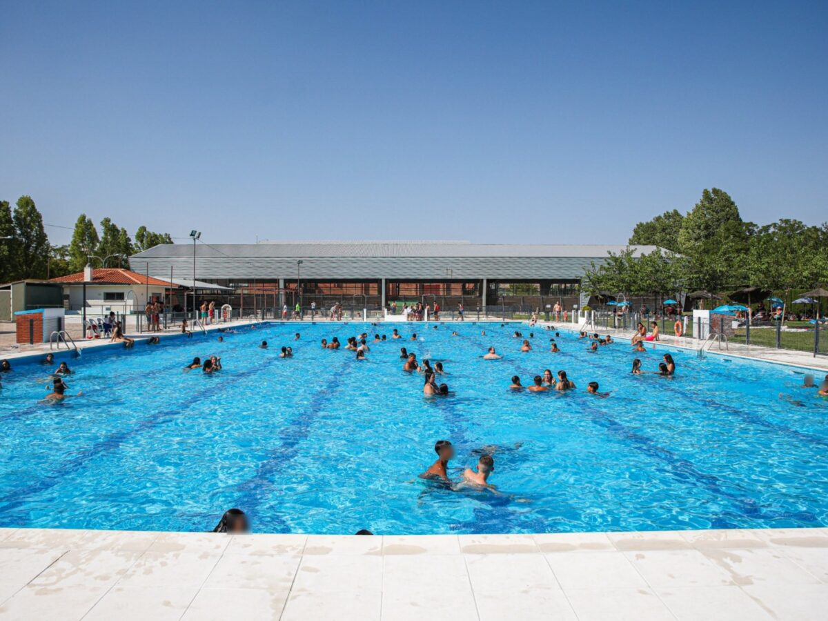 La piscina de Torrijos abre sus puertas casi a mitad de verano tras su reforma estructural
