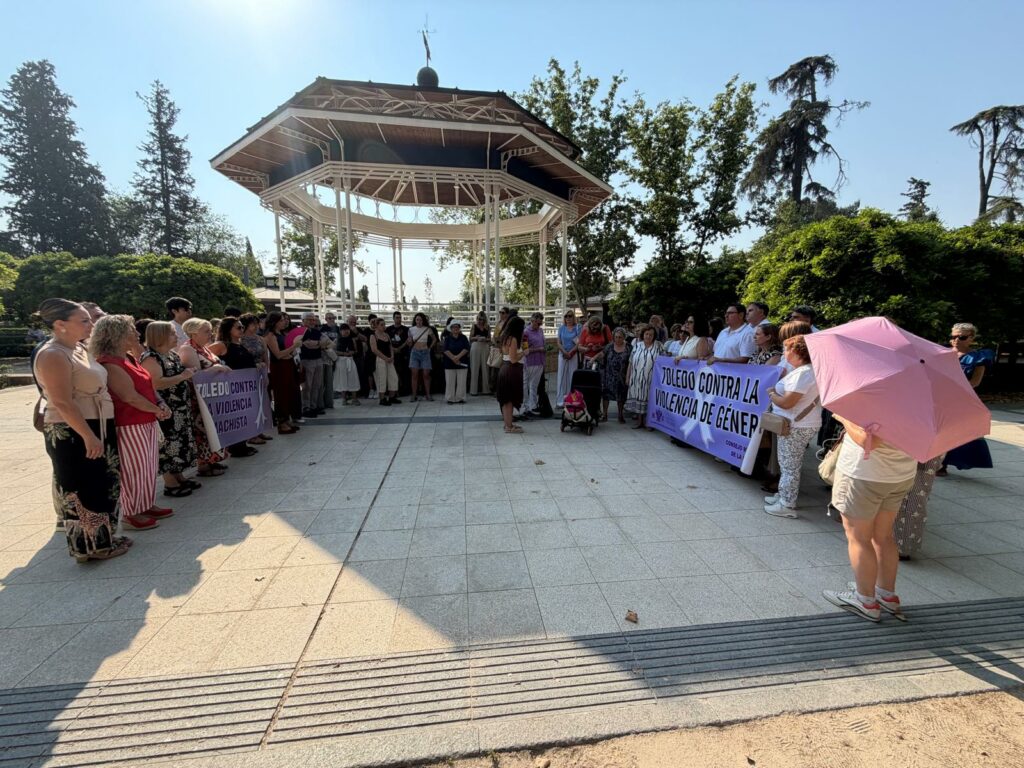 La concentración contra la violencia de género vuelve al Parque de la Vega con un llamamiento a la unidad institucional
