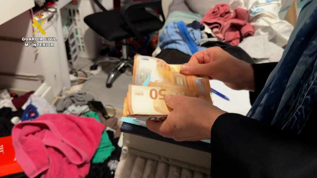 Desarticulada una red de estafas bancarias con un investigado en Toledo y datos de cerca de medio millón de personas