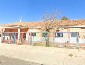 Varias familias denuncian que Numancia de la Sagra mantiene cerradas dos aulas de su escuela infantil dejando a 20 niños sin plaza