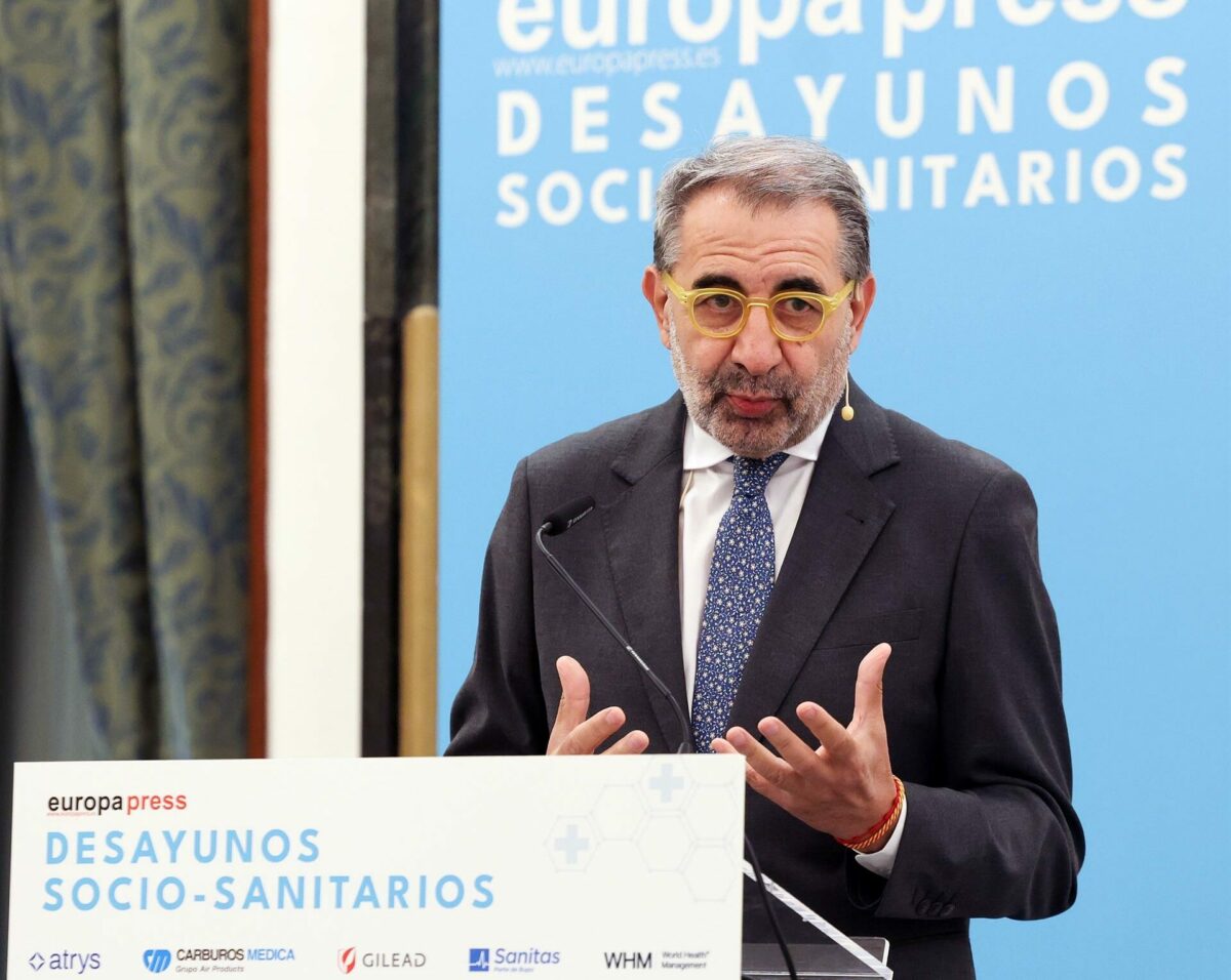 El consejero de Sanidad cree que quienes protestan contra el traslado del Hospital Virgen del Valle "no tienen razón"