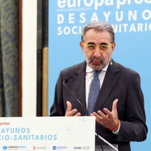 El consejero de Sanidad cree que quienes protestan contra el traslado del Hospital Virgen del Valle "no tienen razón"