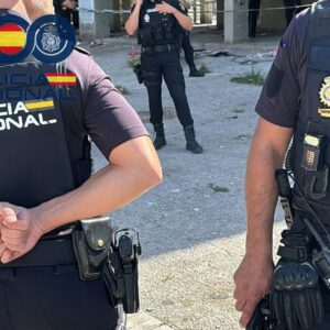 Tres jóvenes detenidos en Talavera por realizar pintadas en fachadas, mobiliario urbano y murales cerámicos