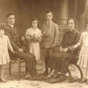 Viaje al pasado: la exposición virtual que rescata las fotos de familia de Castilla-La Mancha