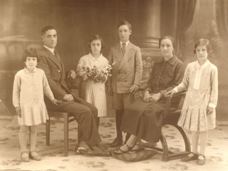 Viaje al pasado: la exposición virtual que rescata las fotos de familia de Castilla-La Mancha