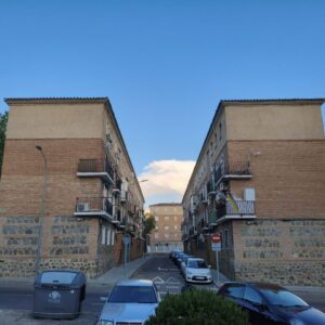 Velázquez se compromete a estudiar la rehabilitación del barrio de Corea, en Palomarejos
