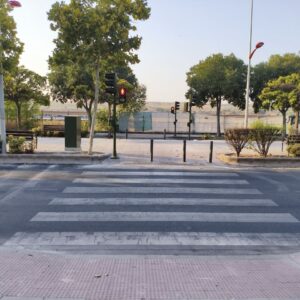 El nuevo semáforo del Paseo de la Rosa, escenario de recientes atropellos, ya está en funcionamiento