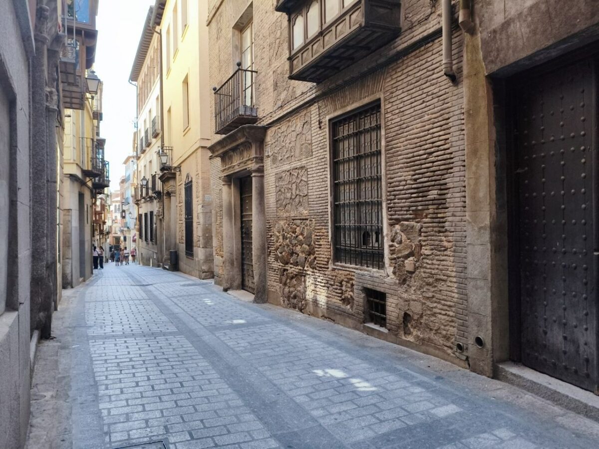 El plan urbanístico del macrohotel en la calle de la Plata se judicializa al admitirse un recurso de la Real Fundación de Toledo