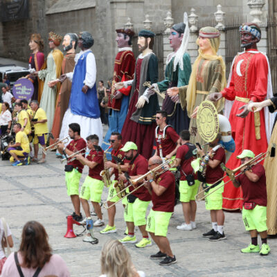 Gigantes, limonada y música: el viento no puede con el inicio de la Feria y Fiestas de Toledo