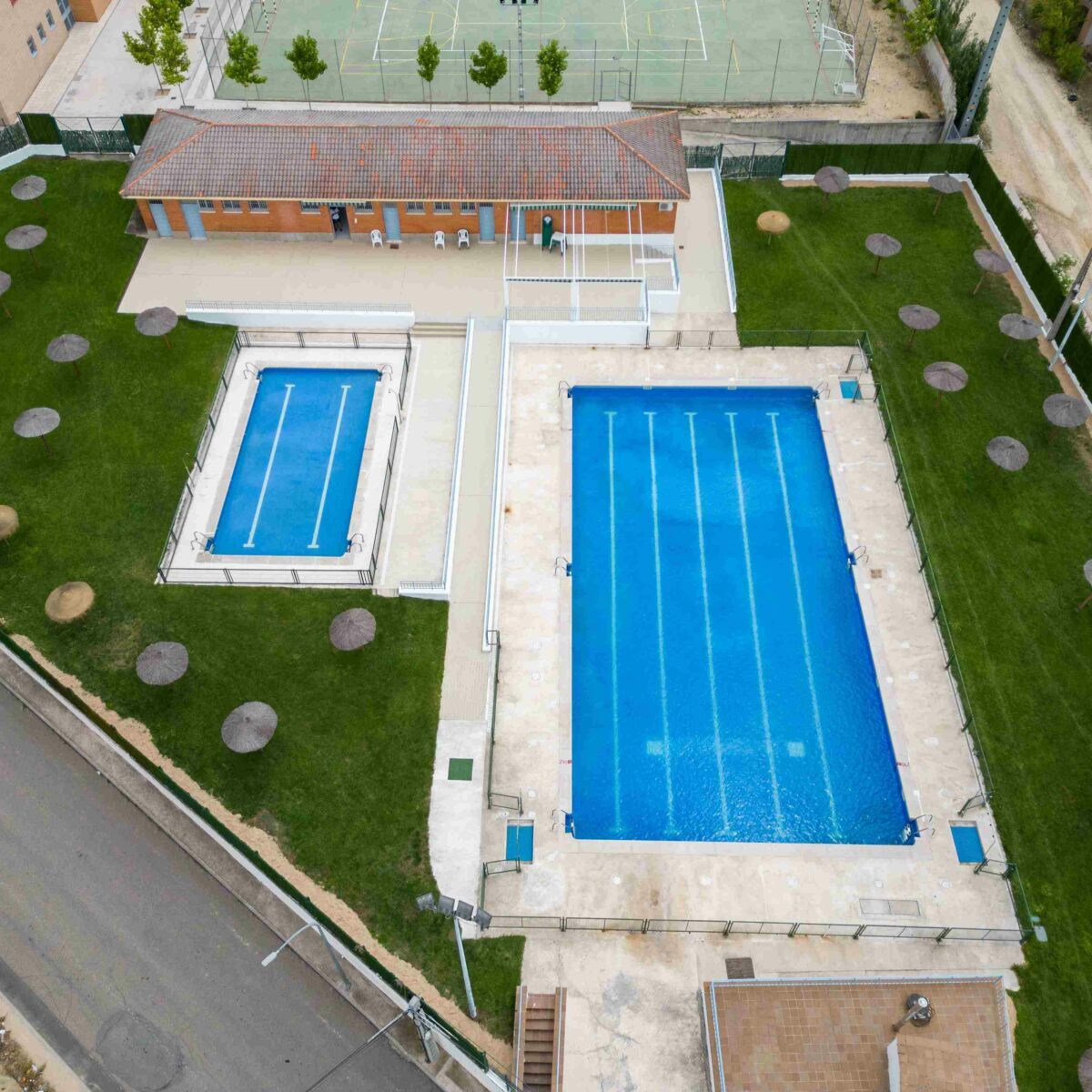 Una mujer fallece tras quedar inconsciente en una piscina de Camarena