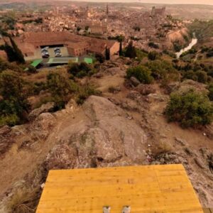 La polémica obra del Valle toma forma mientras se "acumula la basura" en el entorno