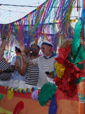 El Orgullo de Cazalegas atrae a 4.000 personas y se afianza entre los grandes eventos LGTBIQ+ rurales de la región