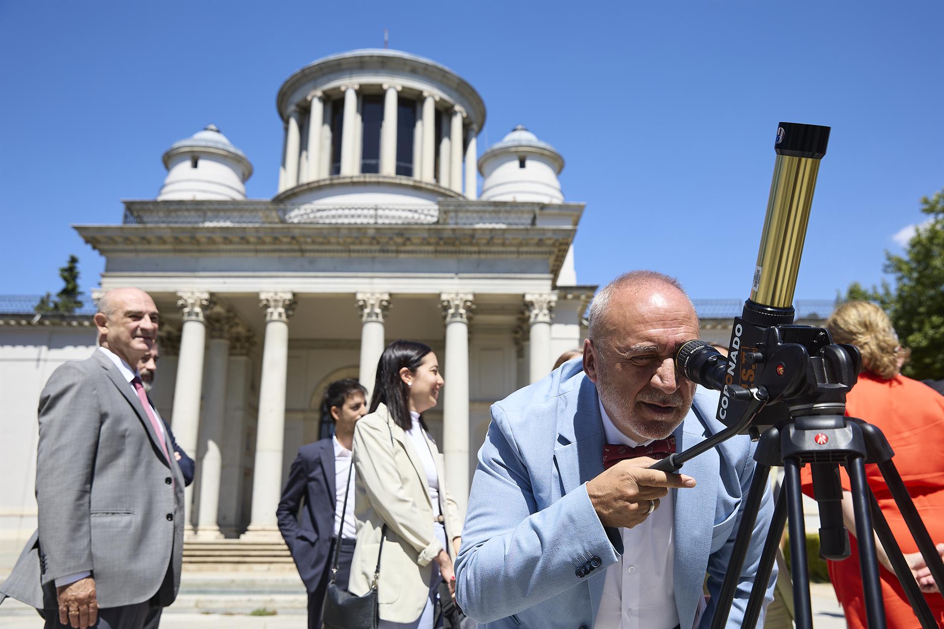 El Gobierno emitirá una predicción del tiempo especial del eclipse: "Estadísticamente es un día para que no haya nubes"