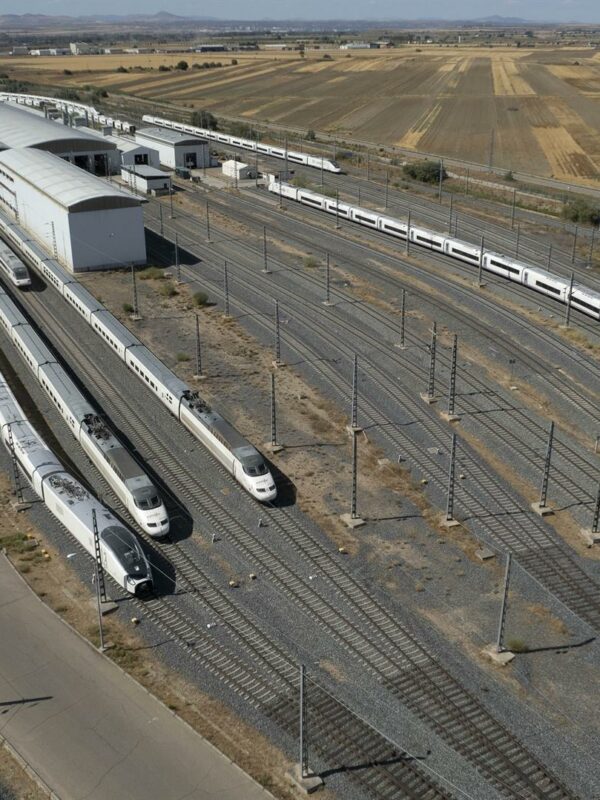 La CNMC exige a Renfe abrir el taller de la Sagra a los trenes de Iryo y la operadora evalúa recurrir
