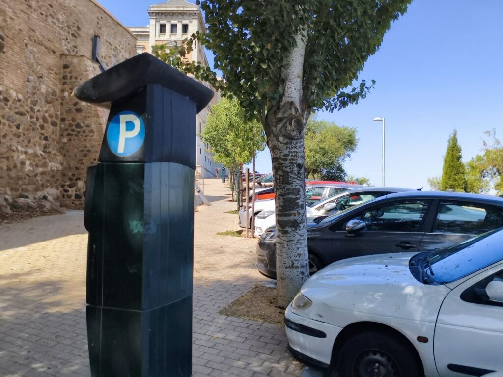 Toledo autoriza cuatro apps para pagar la tarifas de aparcamiento de la ORA