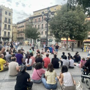 Caceroladas desde los balcones de Toledo para exigir al Gobierno los decretos de vivienda