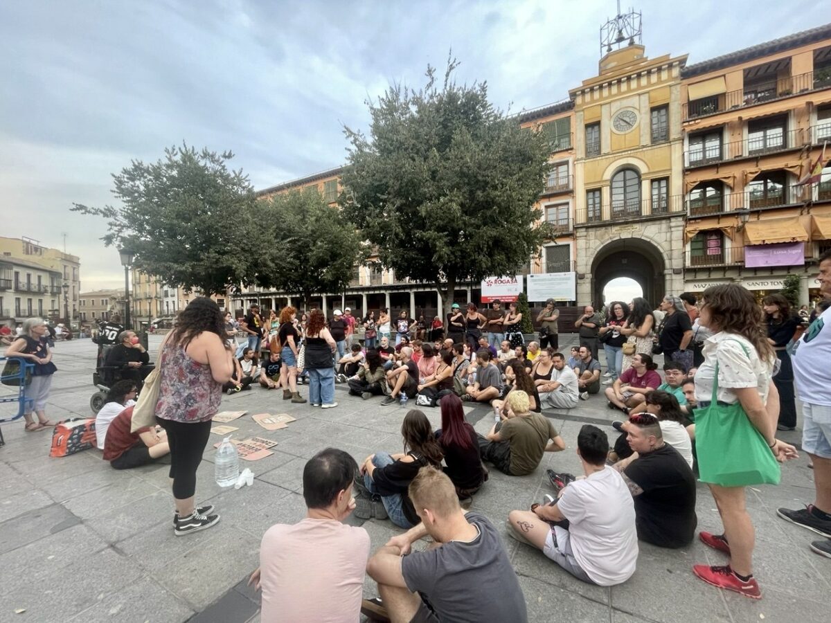 Toledo se moviliza 24 horas antes del lanzamiento de Rosario: "¡Rescatan al banquero, desahucian al obrero!"