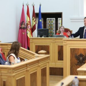 Velázquez acusa al PSOE de estar "poseído por el sanchismo" y "desaprovechar" su turno para hablar de Toledo