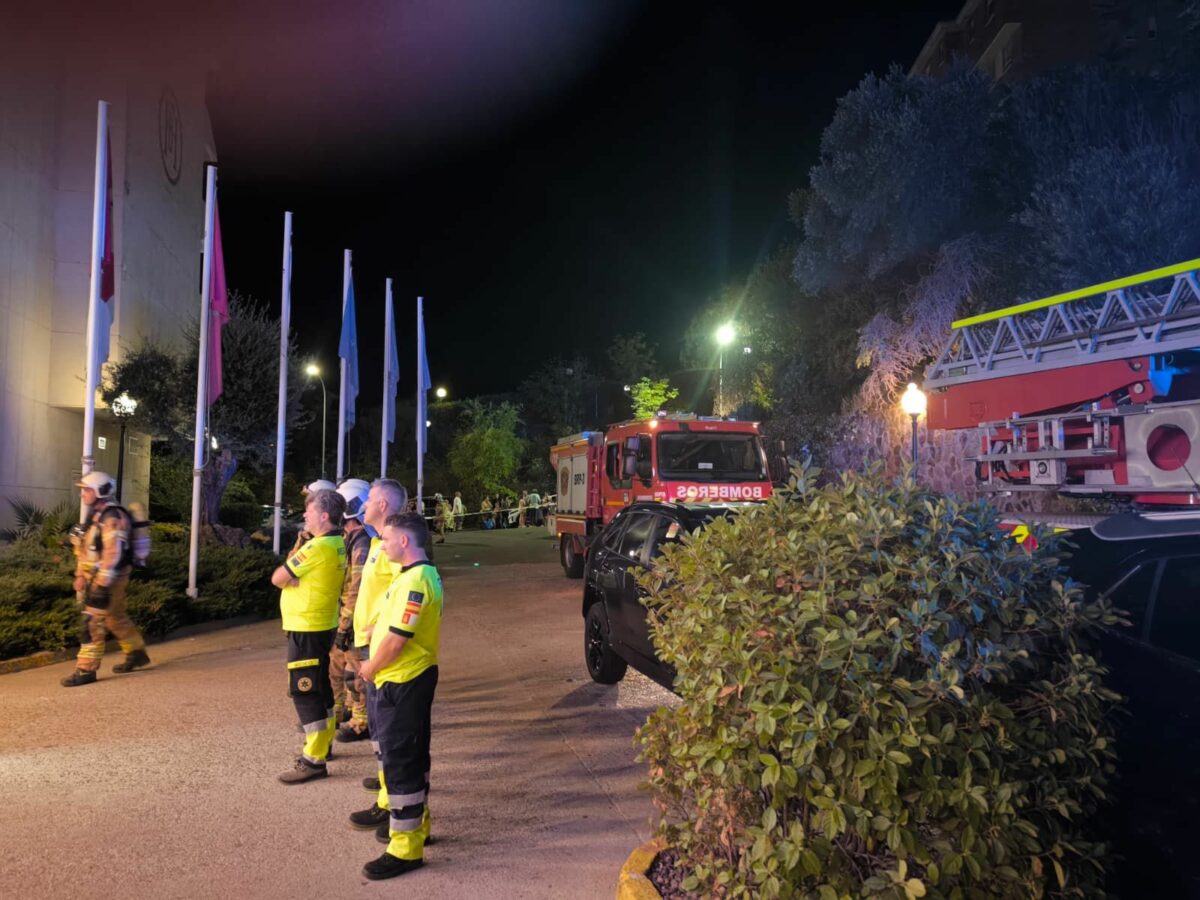 Desalojan a 600 personas del Hotel Beatriz de Toledo por un incendio de madrugada que no ha dejado heridos