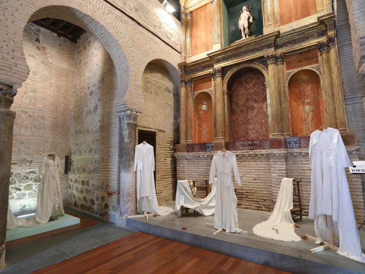 Historias tejidas en blanco: los vestidos de novia que custodian la memoria de Toledo