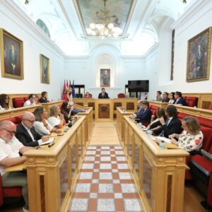 Sumar cuestiona el relato de Velázquez sobre su gestión y denuncia "el uso partidista" de la comunicación municipal