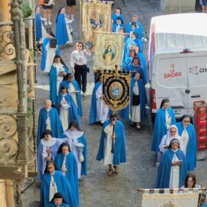 Devoción y logística se cruzan en las calles del Casco Histórico de Toledo