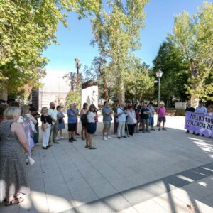 PSOE e IU vuelven a poner el foco en las políticas de igualdad de Toledo durante la concentración contra la violencia machista