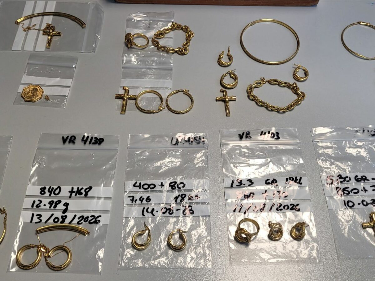 Dos detenidos en Talavera tras estafar 20.000 euros con joyas de oro falsas en cinco establecimientos