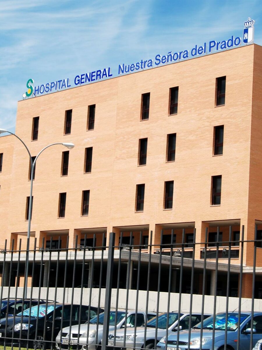 Tres personas afectadas por un incendio originado en la cocina de un edificio en Talavera