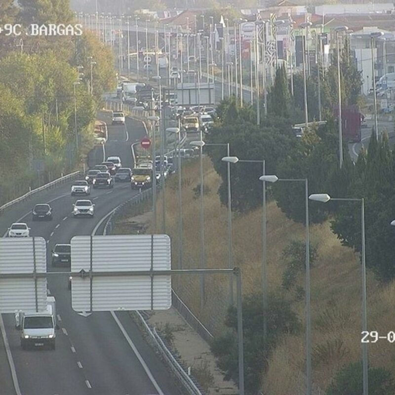 Una colisión múltiple entre seis coches en la A-42 en Olías del Rey se salda sin heridos