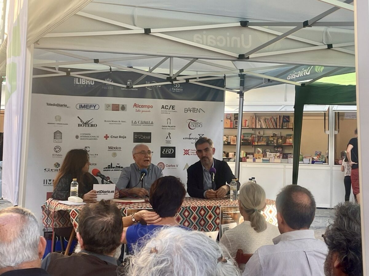 Ignacio Escolar alerta en Toledo del riesgo de retroceso democrático y reivindica la memoria de las víctimas del franquismo