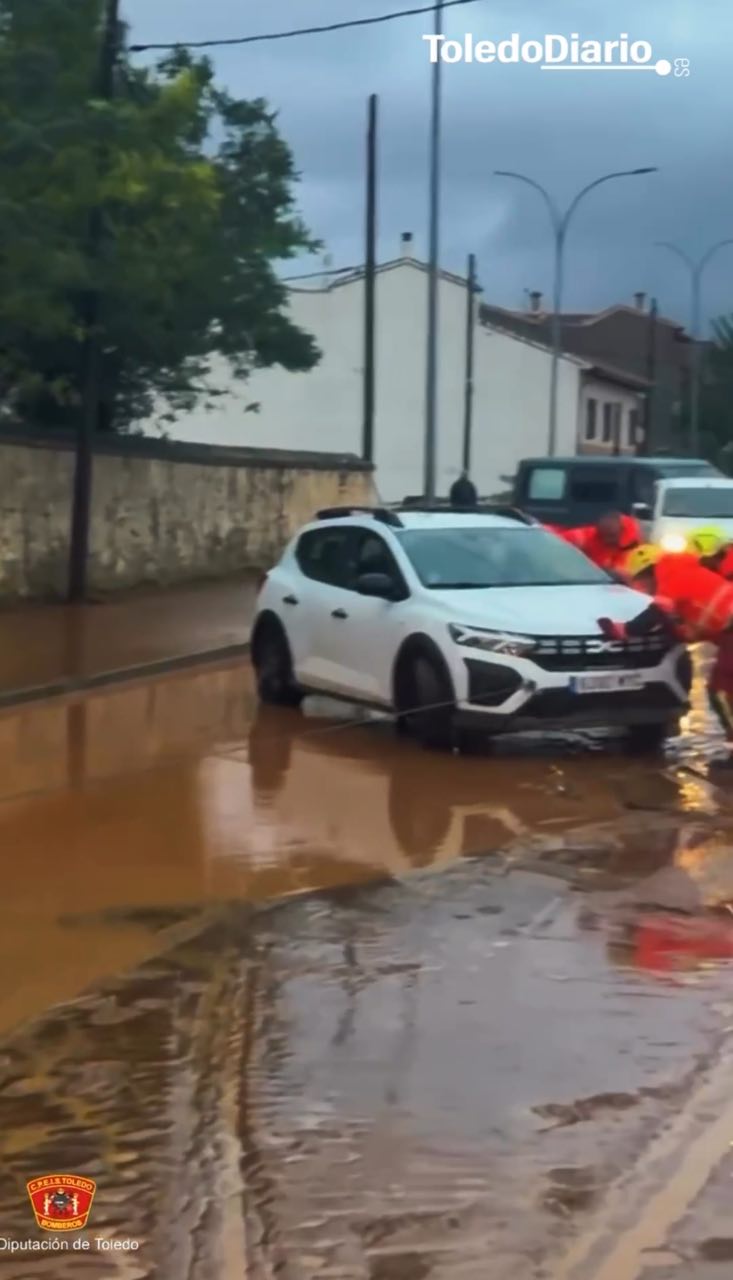 Siete personas rescatadas e intensas inundaciones en Urda tras las fuertes lluvias