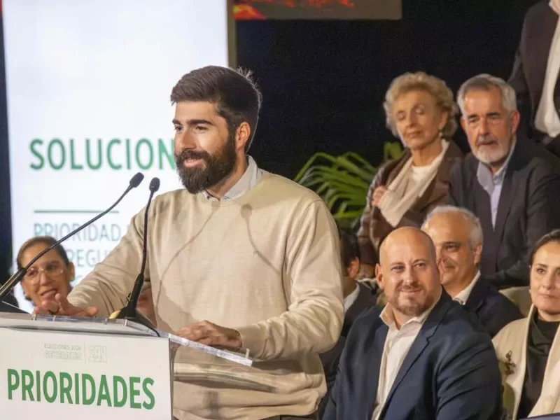 Mariscal (Vox) carga contra Page y el PSOE junto a Abascal en Talavera: "Es un partido de banderas rojas y gente indecente"