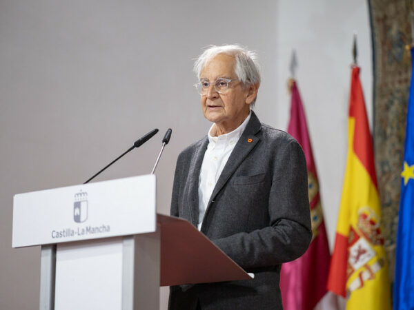 El artista Andrés Rábago, conocido como El Roto, dona a Castilla-La Mancha 301 obras entre dibujos y óleos