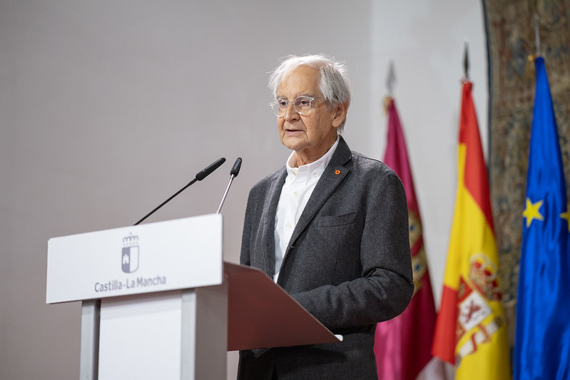 El artista Andrés Rábago, conocido como El Roto, dona a Castilla-La Mancha 301 obras entre dibujos y óleos