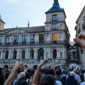 Toledo sale a la calle con la llave en la mano por el derecho a la vivienda: "No podemos más"