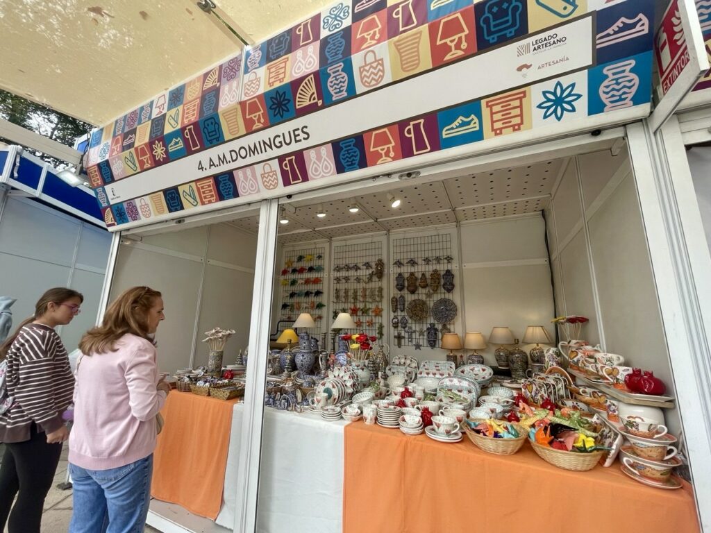 Farcama crece en Toledo con 156 expositores y artesanos de 17 países en su 45ª edición: "Hay que venir a apoyar y comprar"