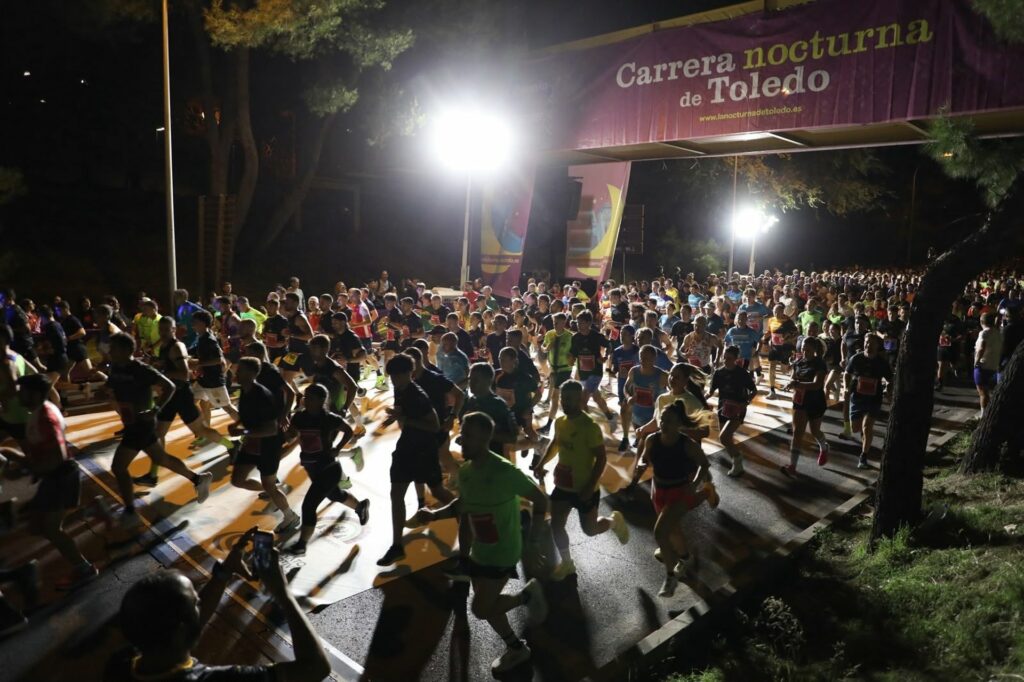 La Nocturna de Toledo reúne a 6.700 participantes en una noche de deporte y solidaridad