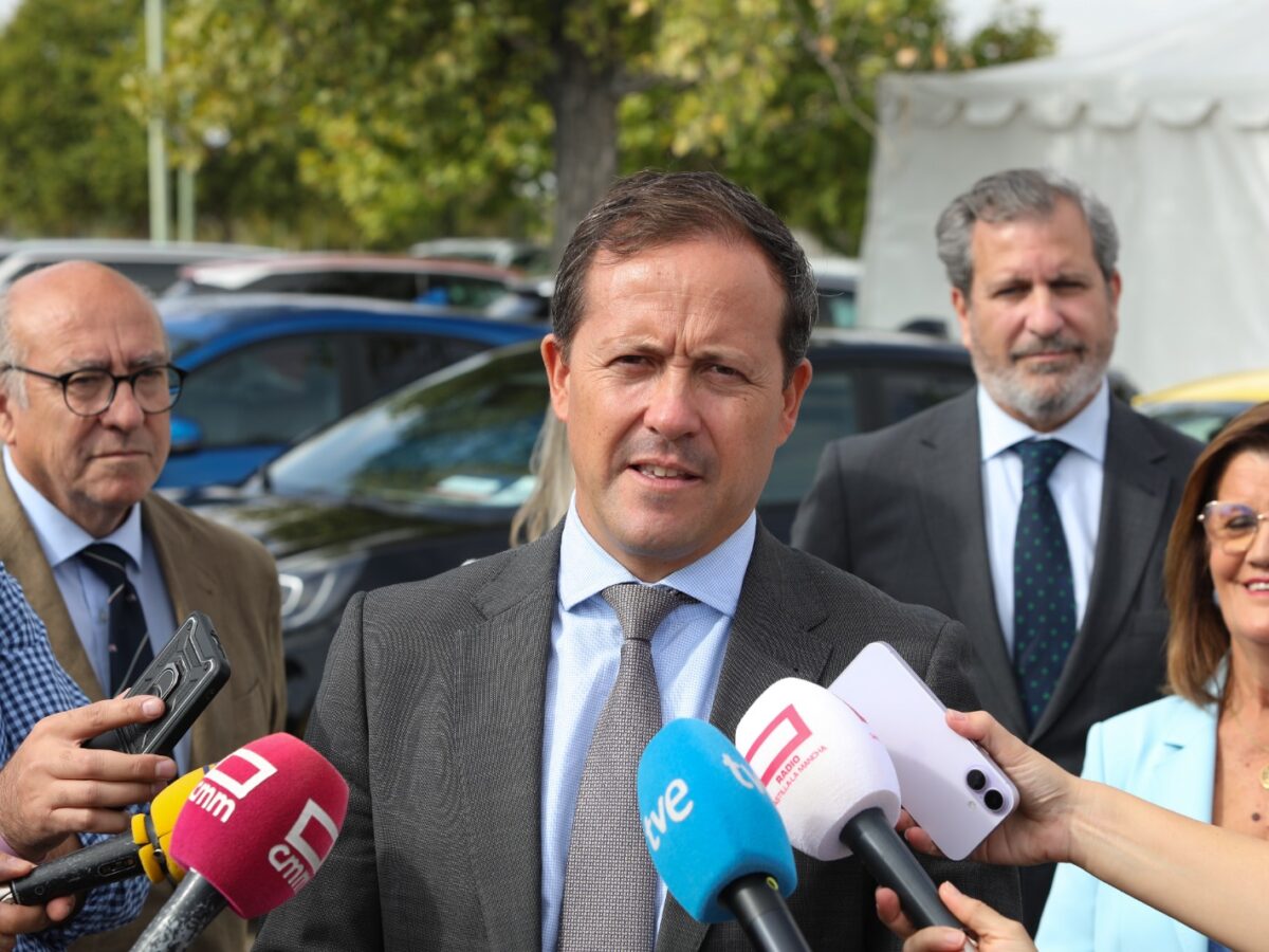 Velázquez respeta la decisión de Cañizares de no ser la candidata de Vox y reivindica "la estabilidad" del Gobierno local