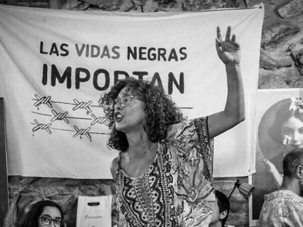 Alicia Es. Martínez, del 'greenwashing' al decrecimiento: "El poema se convierte en tabla de salvación y en arma"