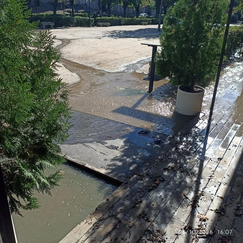 La  rotura de una tubería deja sin agua a varios puntos del Casco Histórico de Toledo