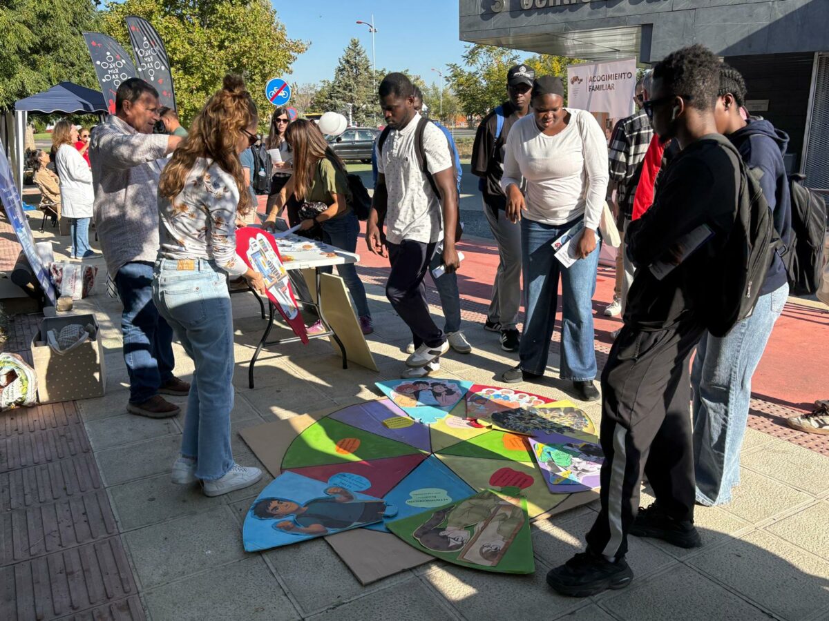 Construyendo barrio: así fue la Feria de Entidades y Participación Social de Santa Bárbara