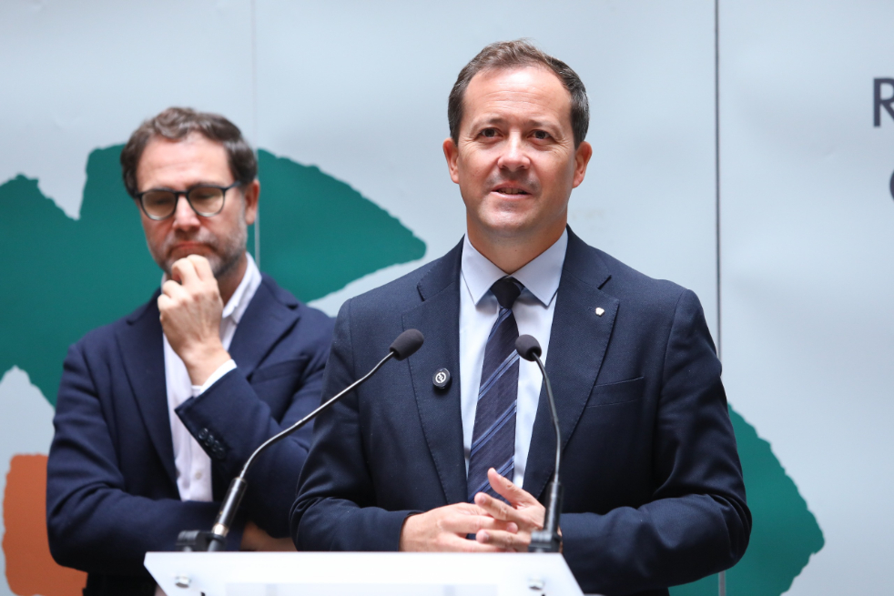 El alcalde de Toledo defiende su candidatura el 29N tras la renuncia de su homólogo en Puertollano: "Es perfectamente compatible"