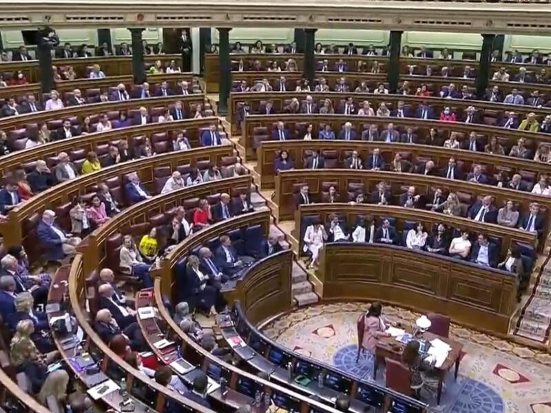 Las derechas tumban los decretos de vivienda pese a la movilización social y se abre la puerta a un adelanto electoral